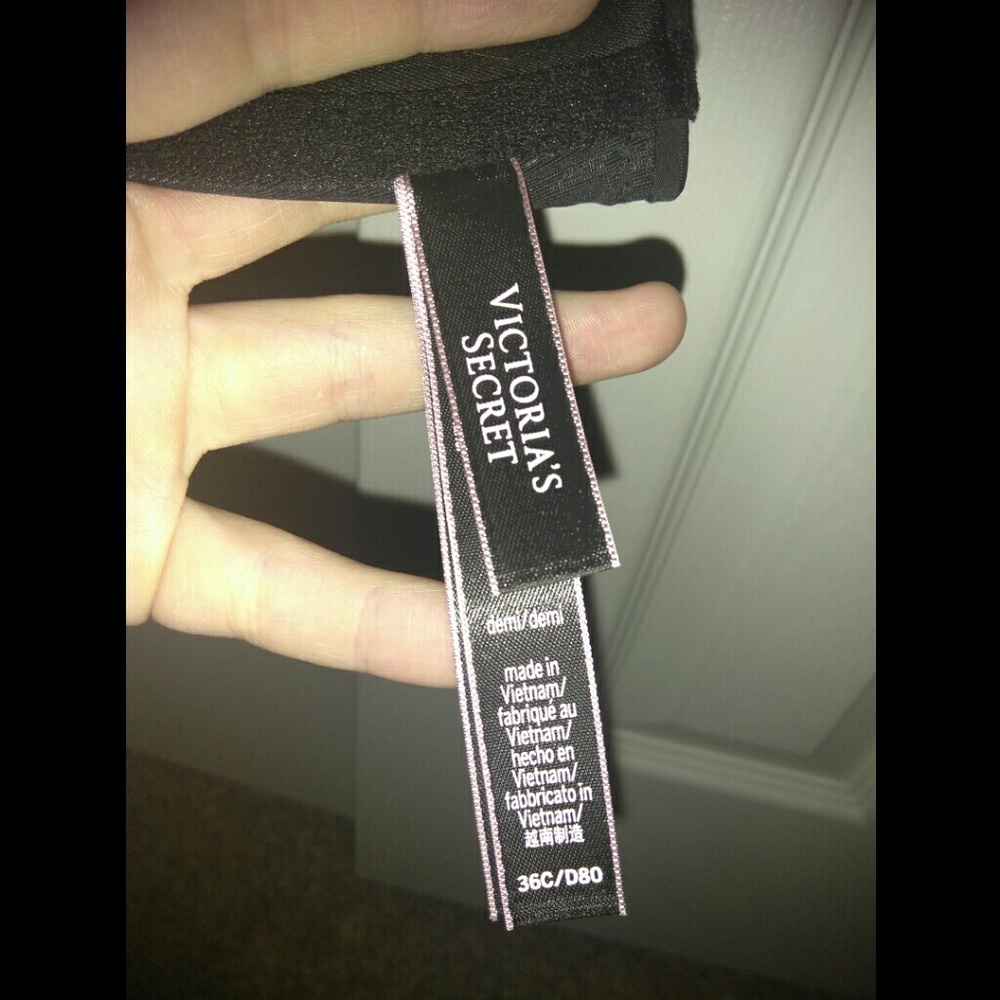NWOT Victoria secret bra - Picture 3 of 4
